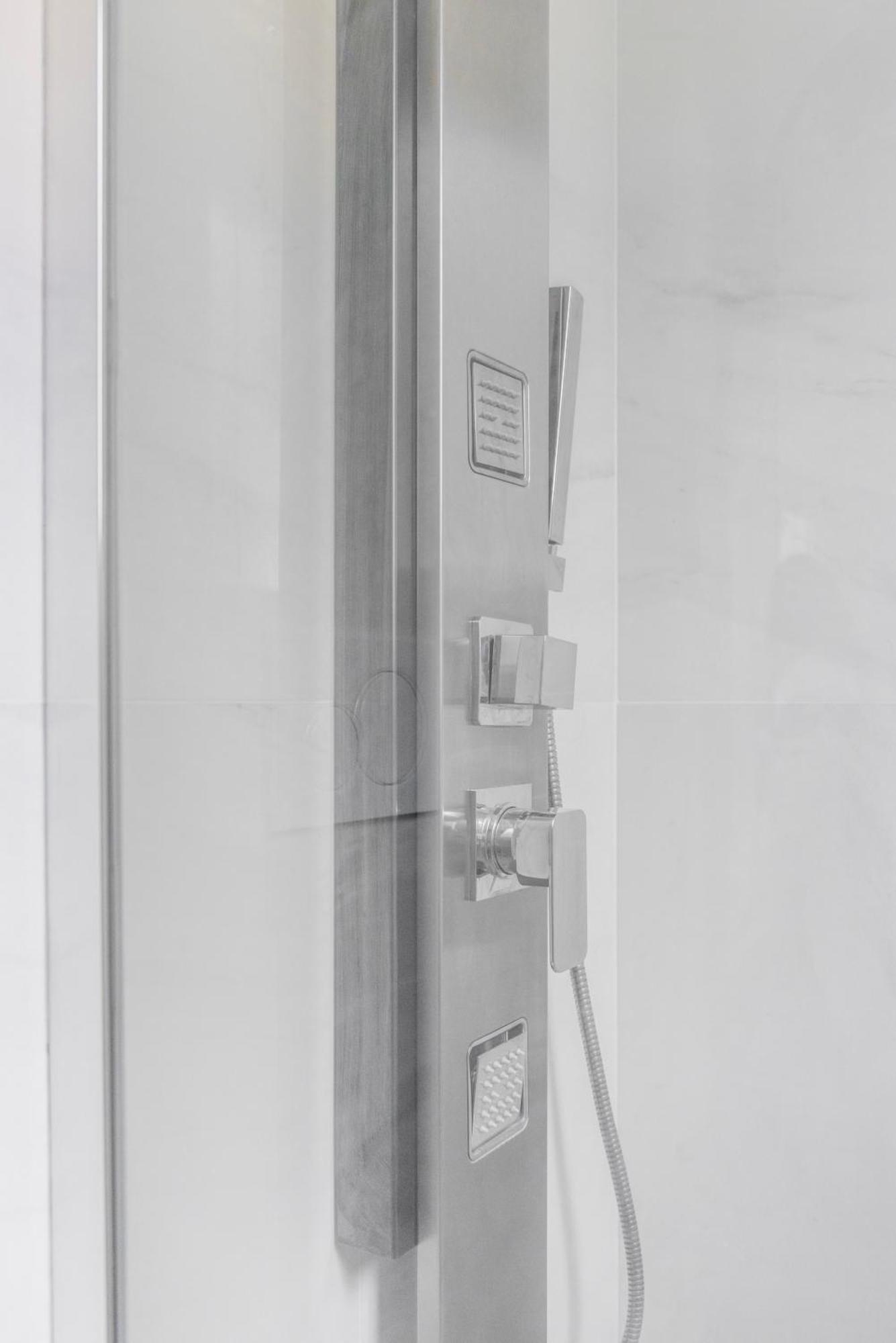 Suite23 , Apartment *